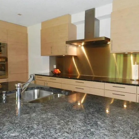 Saanen Sleeps 4 Wifi Apartment Gstaad
