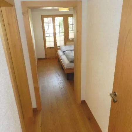 Saanen Sleeps 4 Wifi Apartment