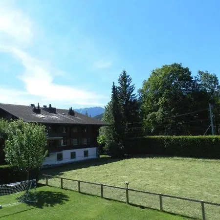 Saanen Sleeps 4 Wifi * Γκστάαντ