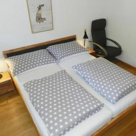 Διαμέρισμα Saanen Sleeps 4 Wifi Γκστάαντ