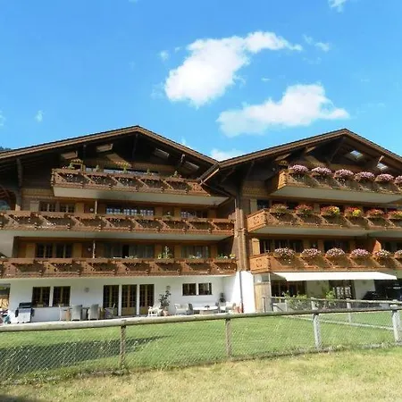 Saanen Sleeps 4 Wifi * Γκστάαντ